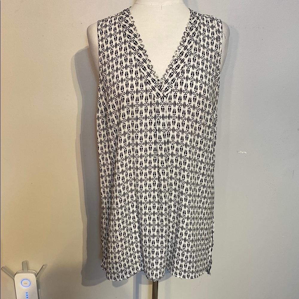 DR2 Black and White Relaxed Blouse